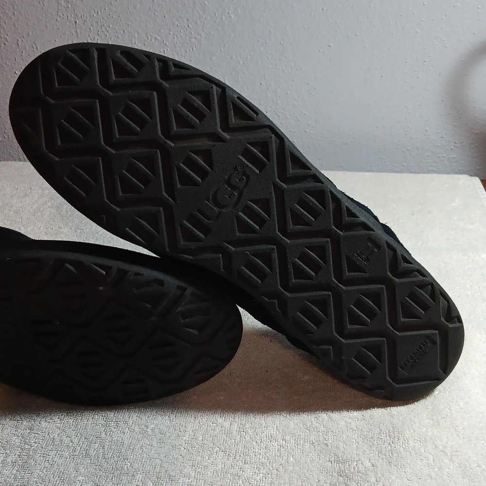 UGG Hanz ,Slip On, Mens-12 , Black Suede - Picture 9 of 12